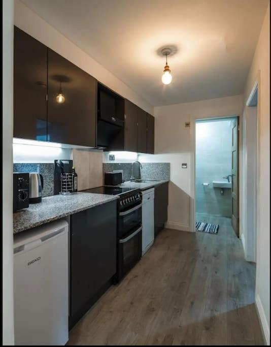 Spacious 2 Bedroom Apartment Near Seafront Пензанс Экстерьер фото